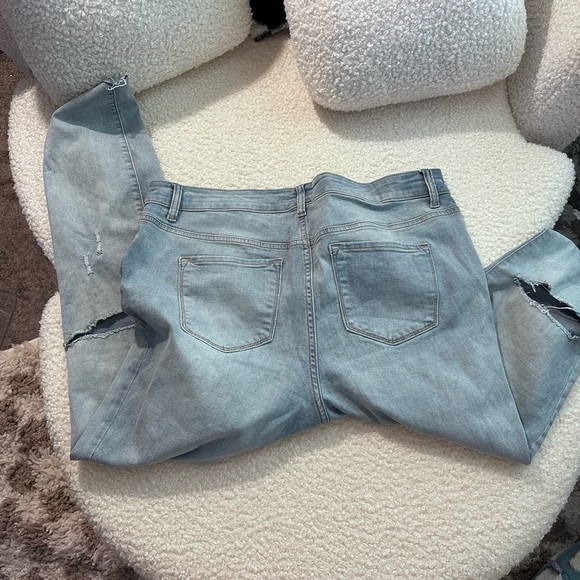 Plus Size 18 Long Old Navy Light Blue Rockdtar High Rise Ripped Jeans - Picture 6 of 7